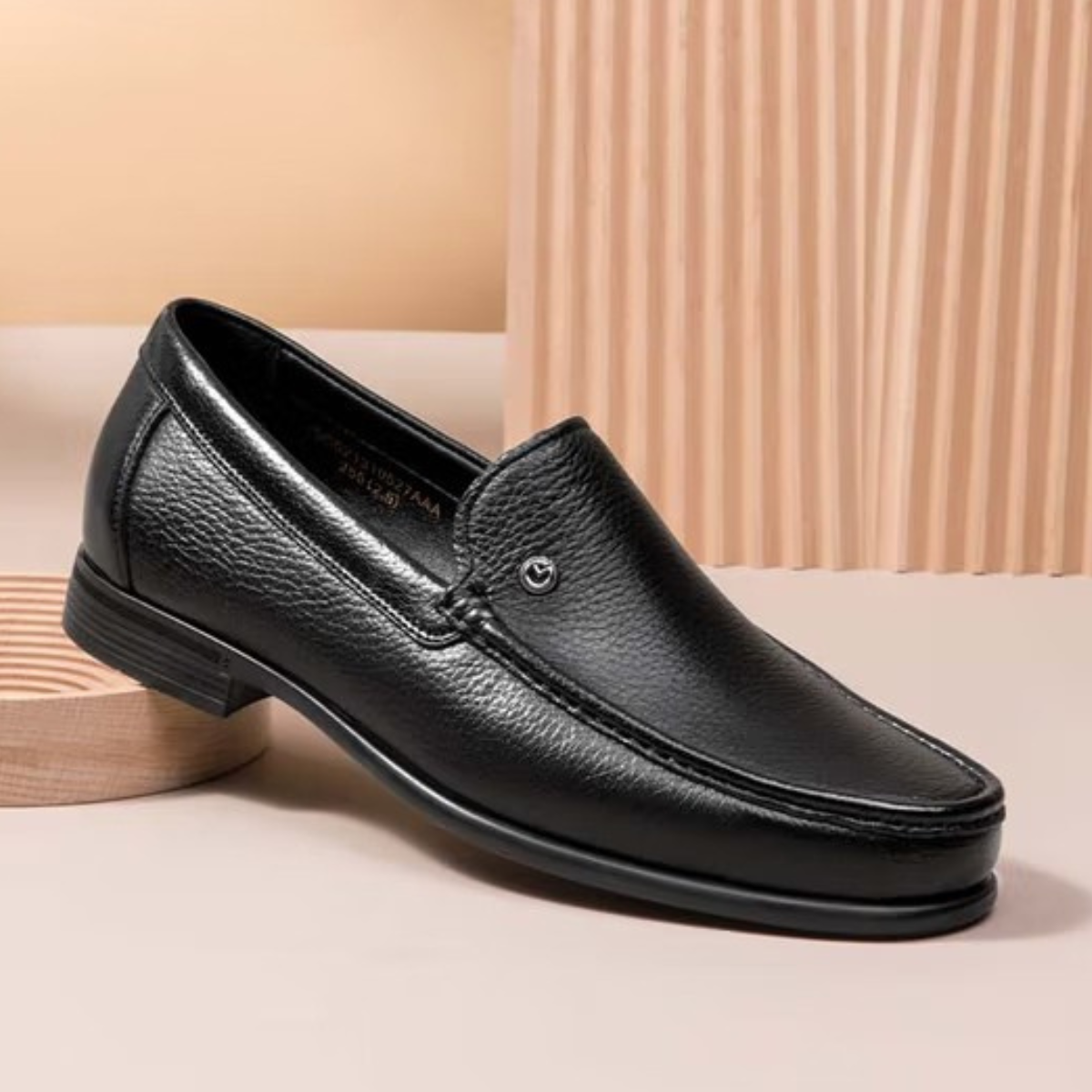mocassin-homme-cuir-noir-simple-elegance Mocassin homme en cuir noir simple et élégant – chaussures confortables Dolcino