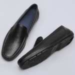 Vue de dessus mocassin homme cuir noir perforé Dolcino
