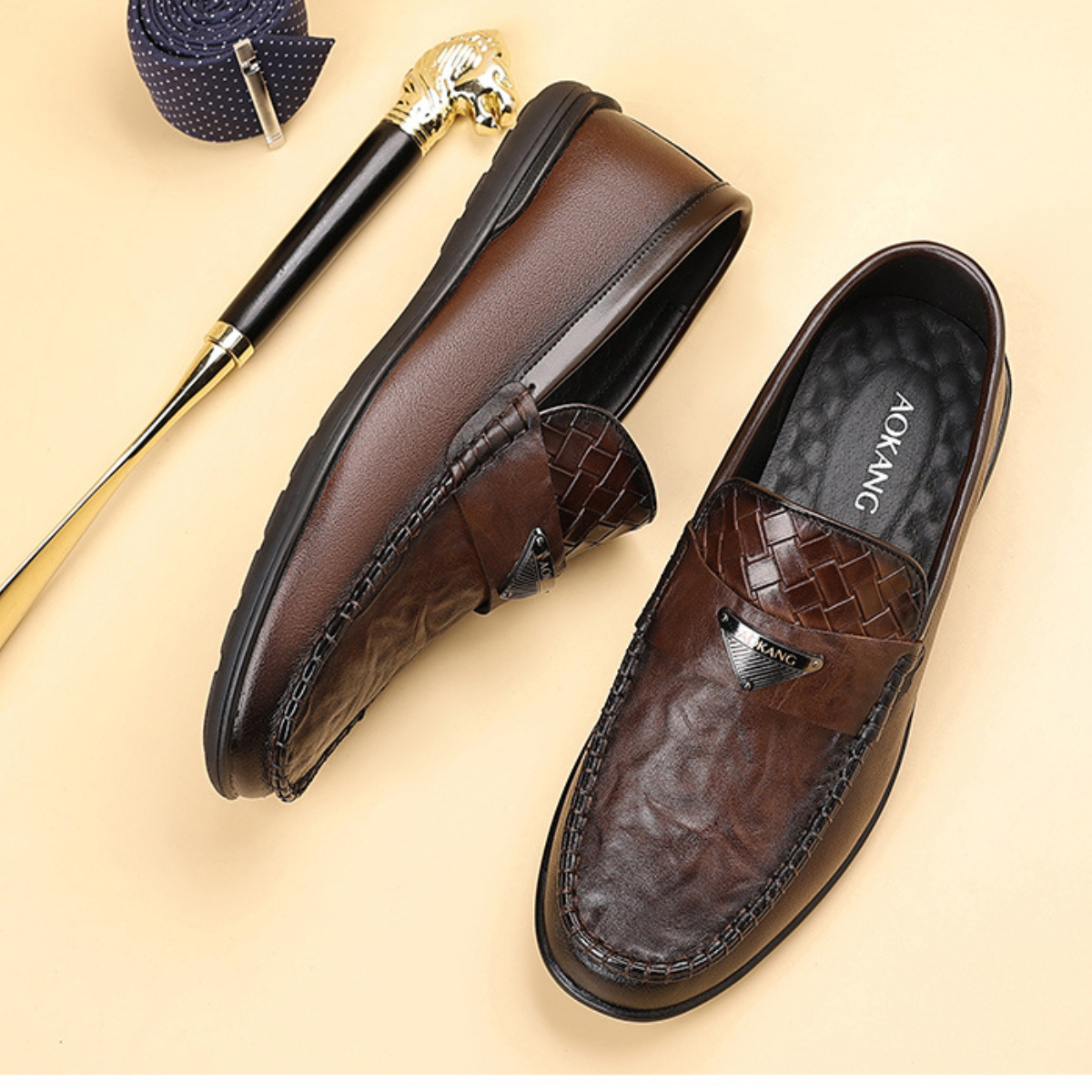 mocassin-marron-dolcino-vue-laterale Mocassin marron vue latérale, couture soignée