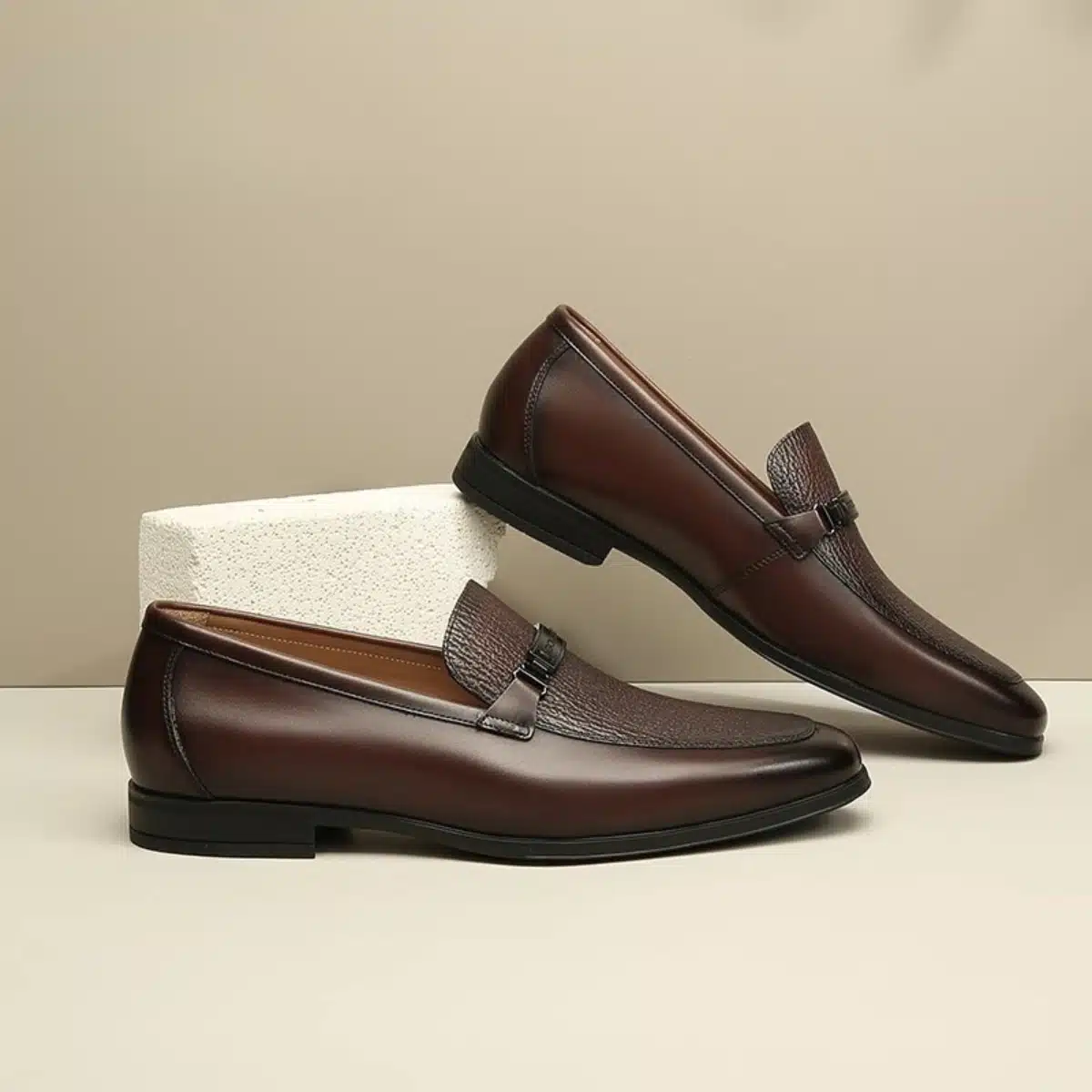 mocassins-style-intemporel-marron-boucle Mocassins homme cuir marron style intemporel avec boucle